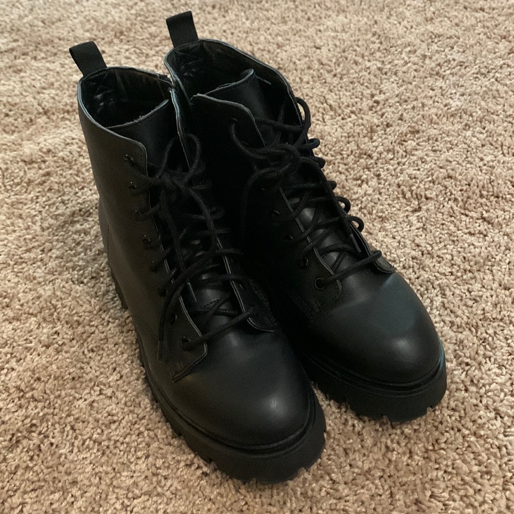 Madden Girl Chunky Combat Boots Sz. 10